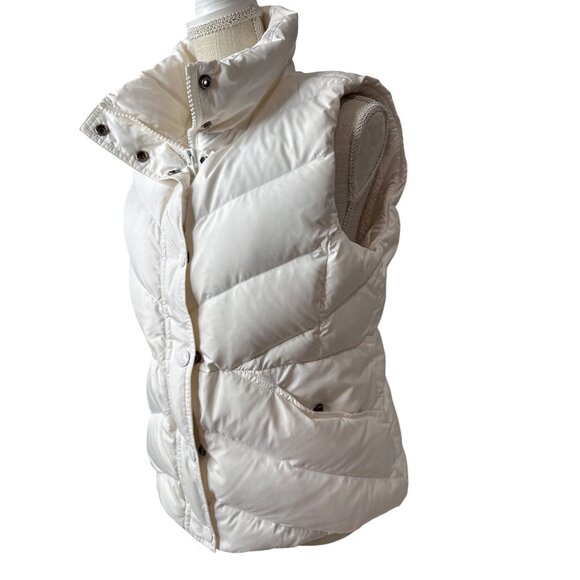 J.Crew Womens White Puffer Vest Size M Quilted Down Button Front Sleeveless Warm - Picture 3 of 13